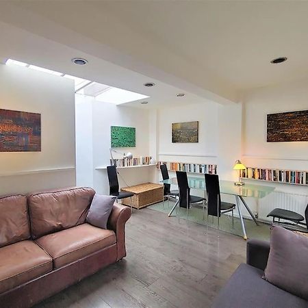 Stylish Apartment Near Carnaby Street, Sleeps 4. Λονδίνο Εξωτερικό φωτογραφία